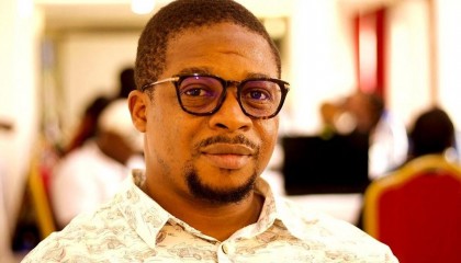 Grand entretien avec Paul-Joël Kamtchang, fondateur et coordonnateur éditorial du site de fact-checking camerounais Data-Check : « La sous-représentation des francophones dans les instances internationales qui définissent les stratégies de lutte contre la désinformation est assez palpable »